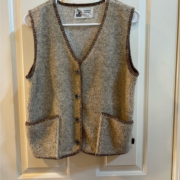 Handmade Sherpa Vest by Common Threads, approximately size 10 - Picture 7 of 12
